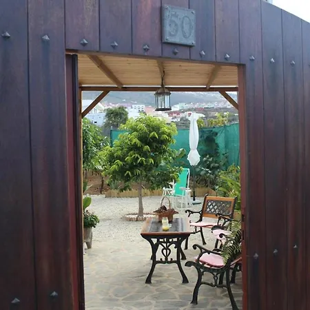 Cosy With Panoramic Views In Icod De Vinos - 70m² Alpehytte